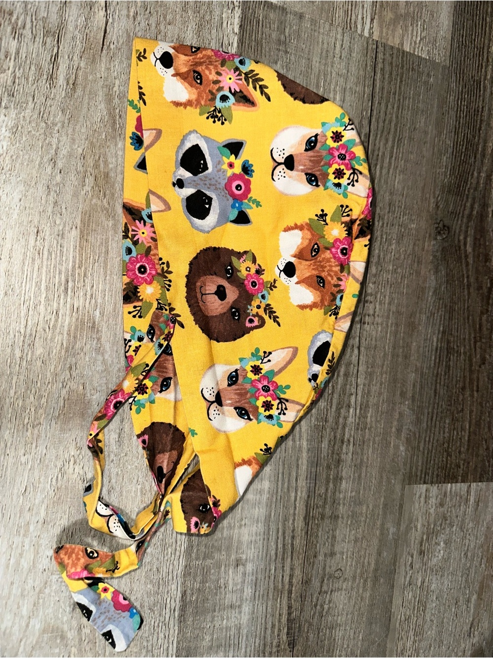 Woodland animals tie-back surgical cap